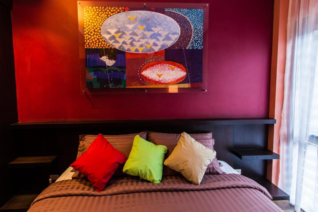 Third Rock Hostel Bangkok Esterno foto